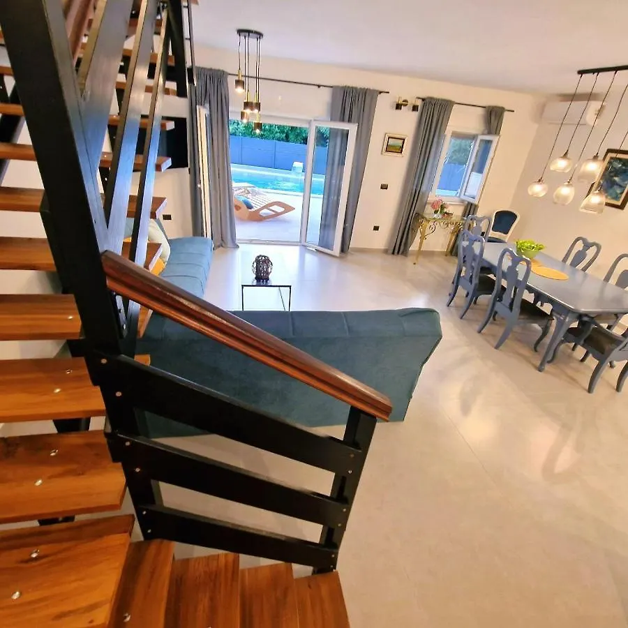 Villa Brajkovic-Near The Sea And Rovinj Center Holiday home