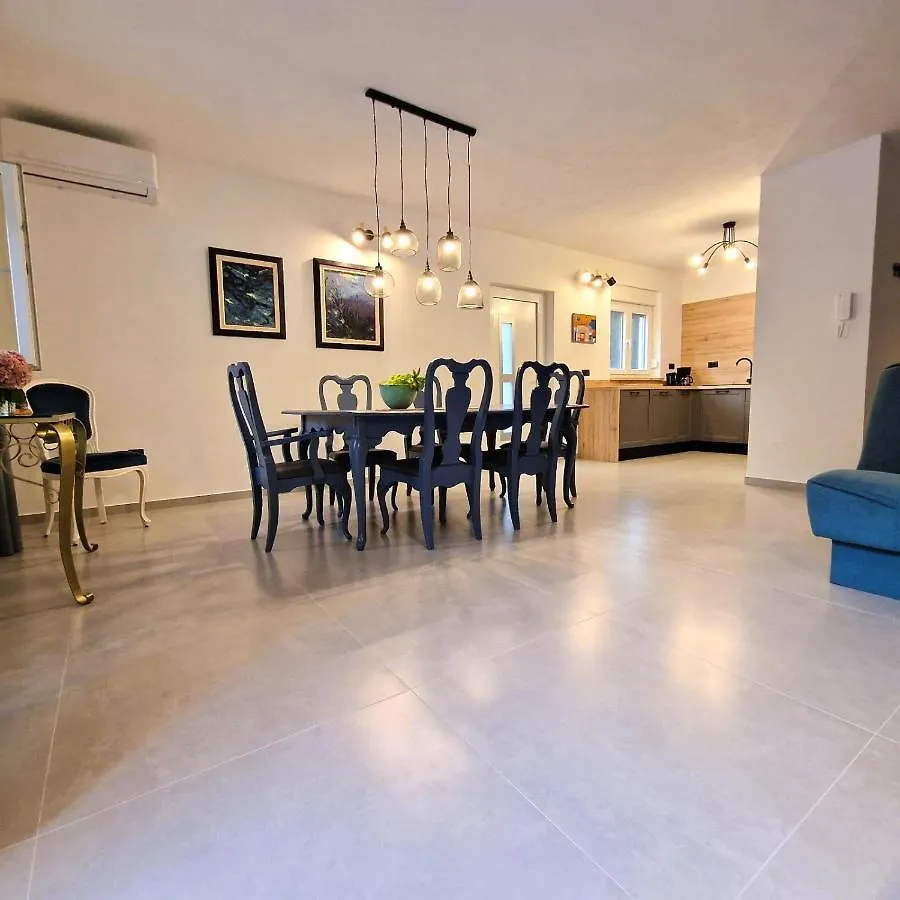Holiday home Villa Brajkovic-Near The Sea And Rovinj Center